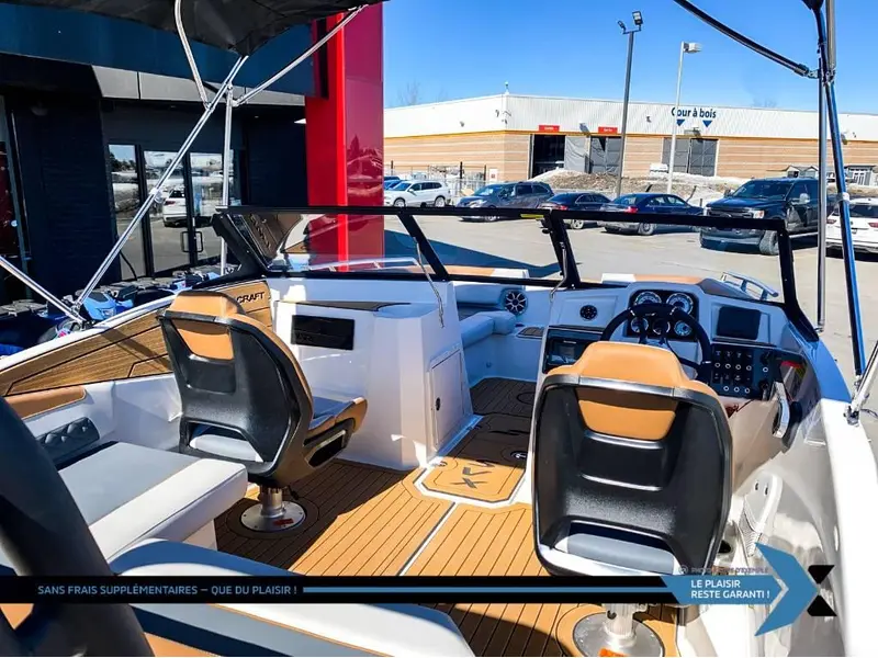 Starcraft SVX 190 OB 140HP deck boat bateau Ponté 2025