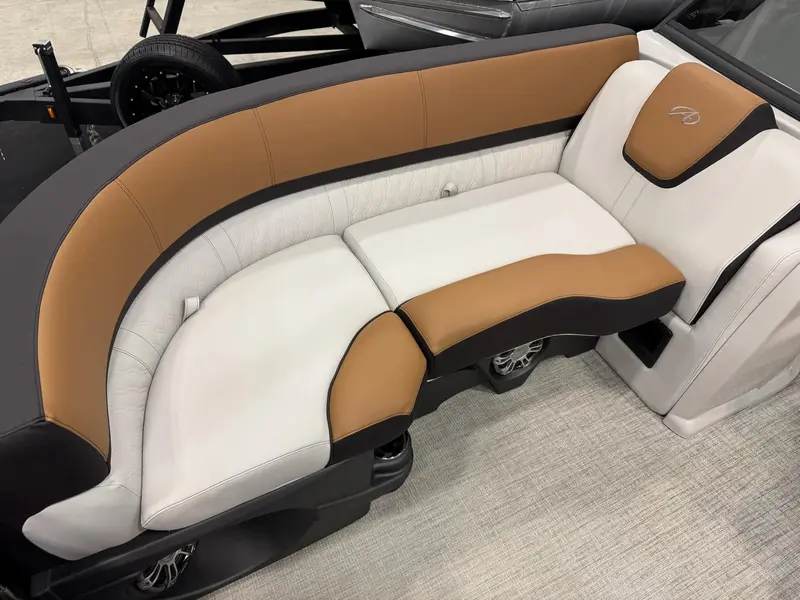 2024 Avalon LSZ Versatile Rear Bench Windshield ST:20516