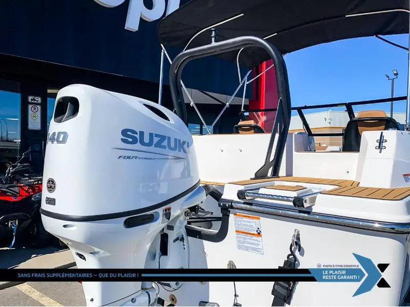 Starcraft SVX 190 OB 140HP deck boat bateau Ponté 2025