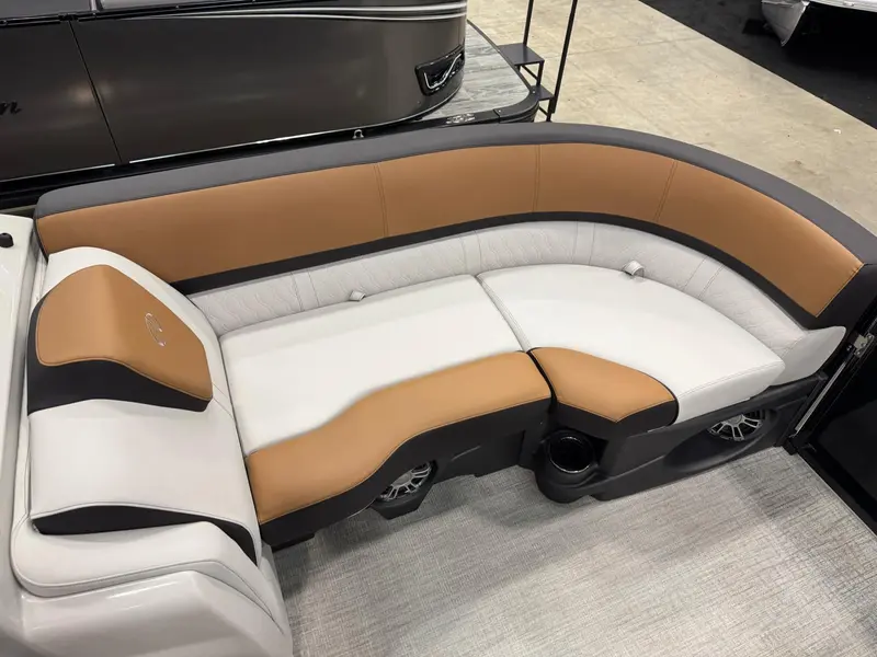 2024 Avalon LSZ Versatile Rear Bench Windshield ST:20516