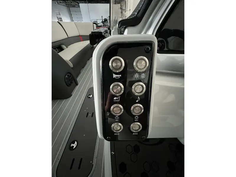 2023 Princecraft VOGUE 25 XT SPORT EDITION **MOTEUR MERCURY 300 FORCES!!**