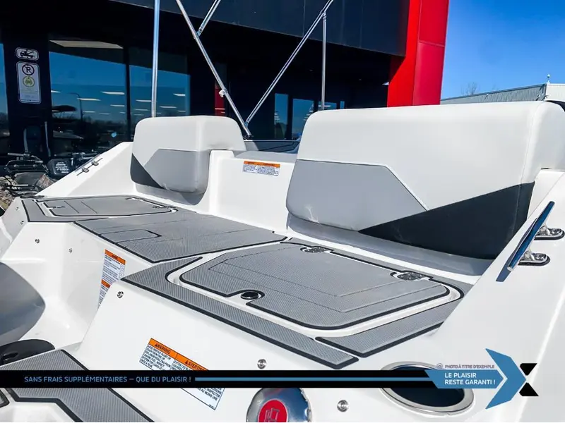 STARCRAFT SV 16 OB 75HP deck boat bateau Ponté 2025