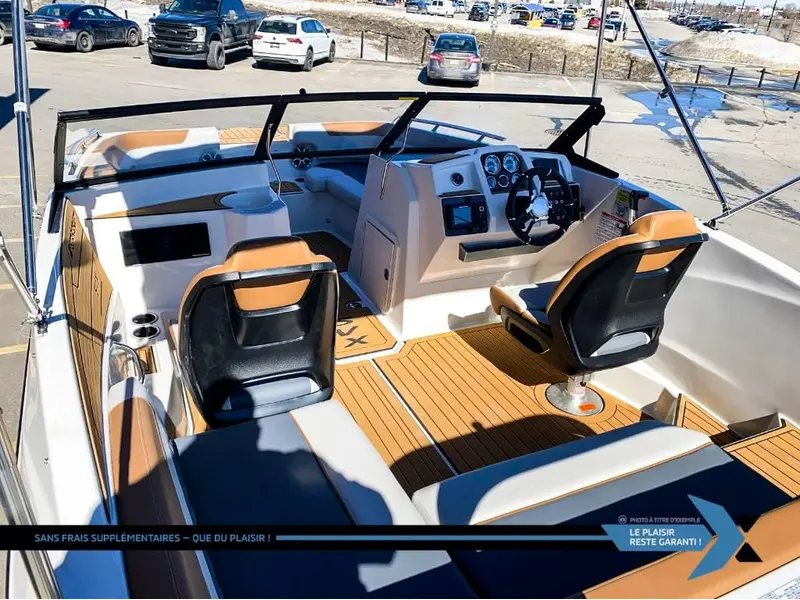 Starcraft SVX 190 OB 140HP deck boat bateau Ponté 2025