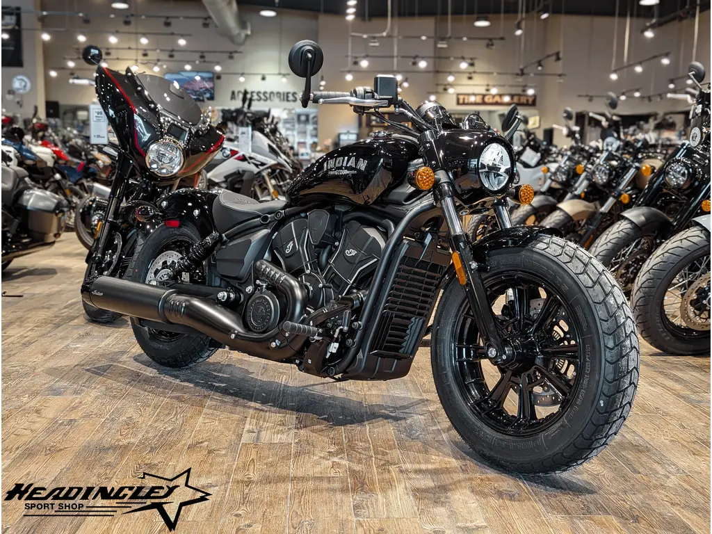 2025 Indian Motorcycle Scout Bobber // Black Metallic