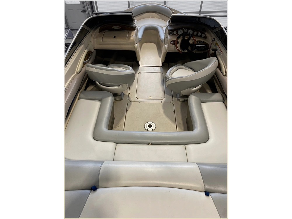 2003 Larson Lxi 210 alt