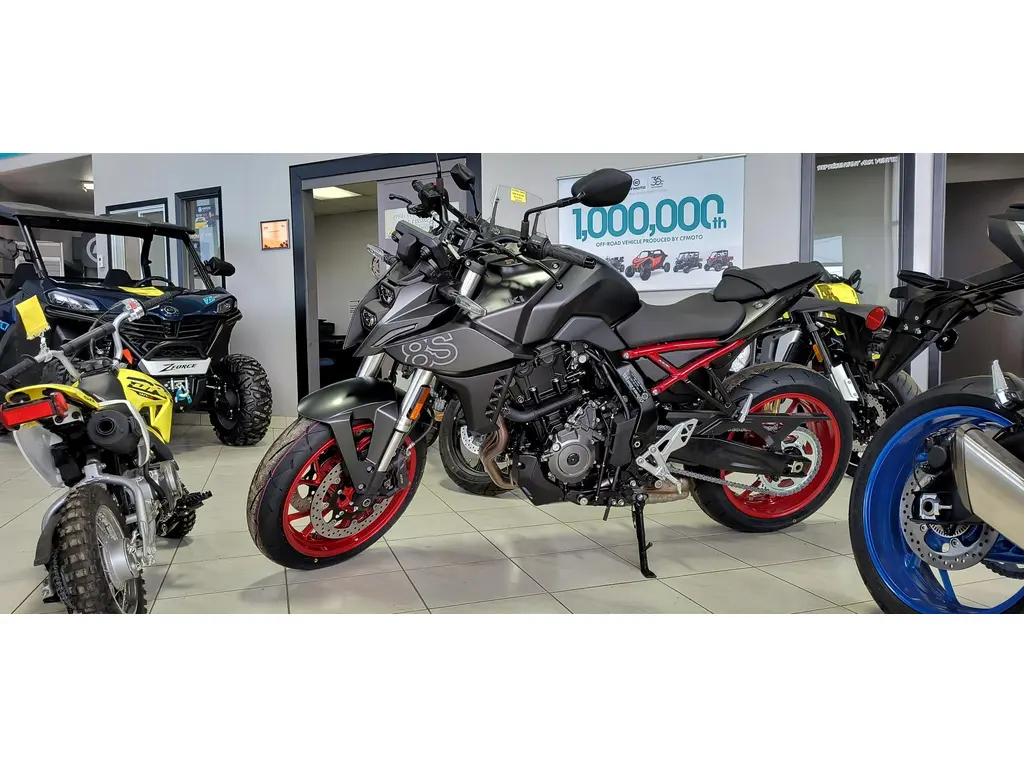 Suzuki GSX-8S 2025
