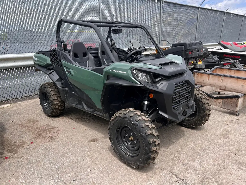 Can-Am COMMANDER DPS 700 2025