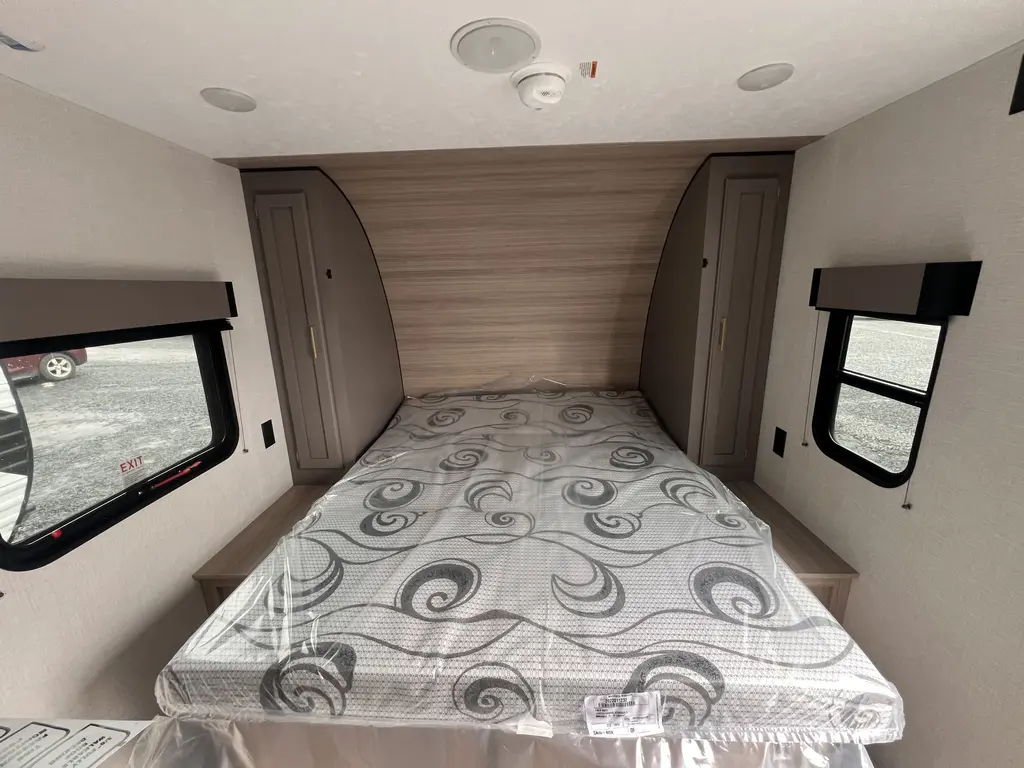 New 2026 KZ-RV SPORTSMEN CLASSIC in Saint-Jean-sur-Richelieu