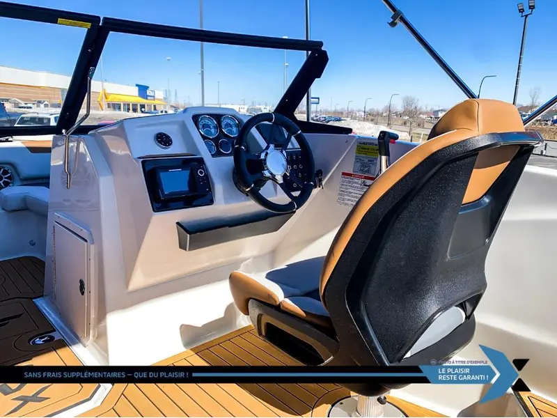 Starcraft SVX 190 OB 140HP deck boat bateau Ponté 2025