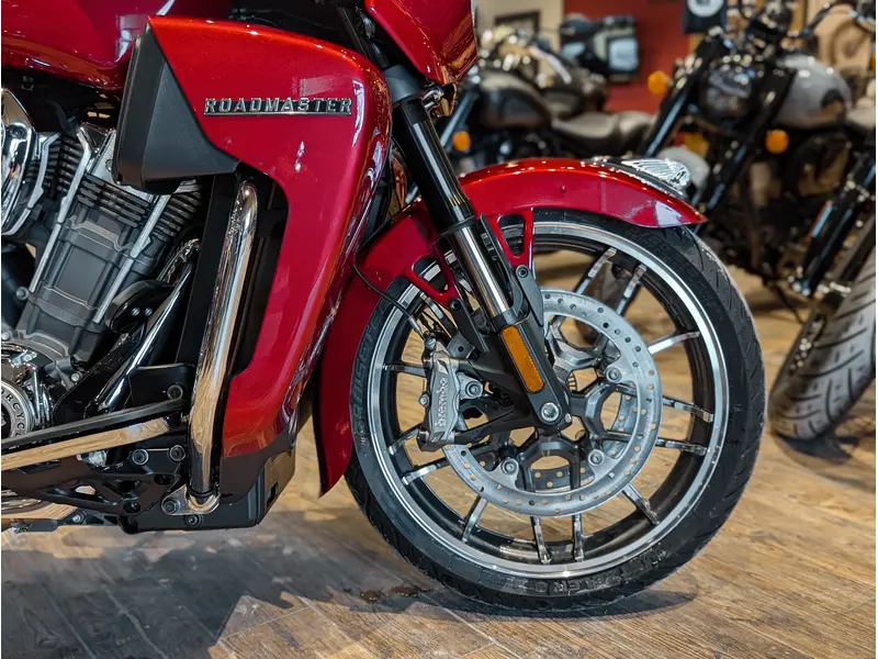 2025 Indian Motorcycle Roadmaster PowerPlus Limited with 112 + Rider Assist Package // Sunset Red Metallic w/ Genuine Leath thumbnail 4