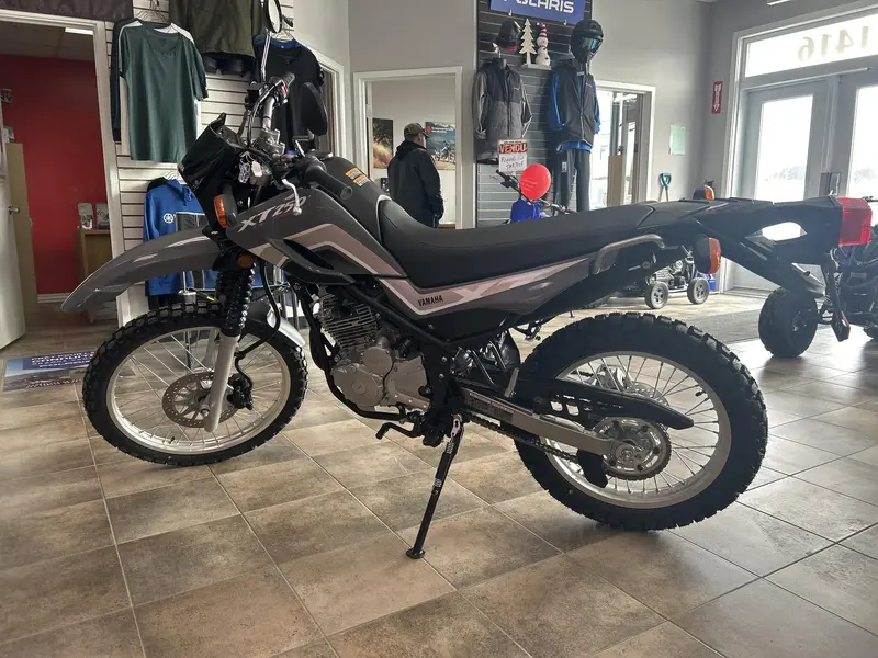 2025 Yamaha XT250 thumbnail 2