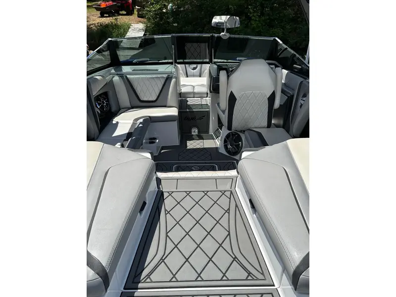 2017 Tige Boats RZX3