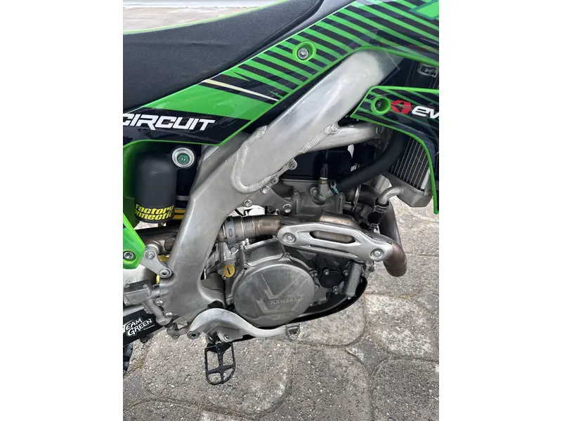2021 Kawasaki KX450 thumbnail 4
