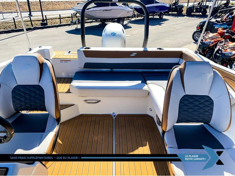 Starcraft SVX 190 OB 140HP deck boat bateau Ponté 2025