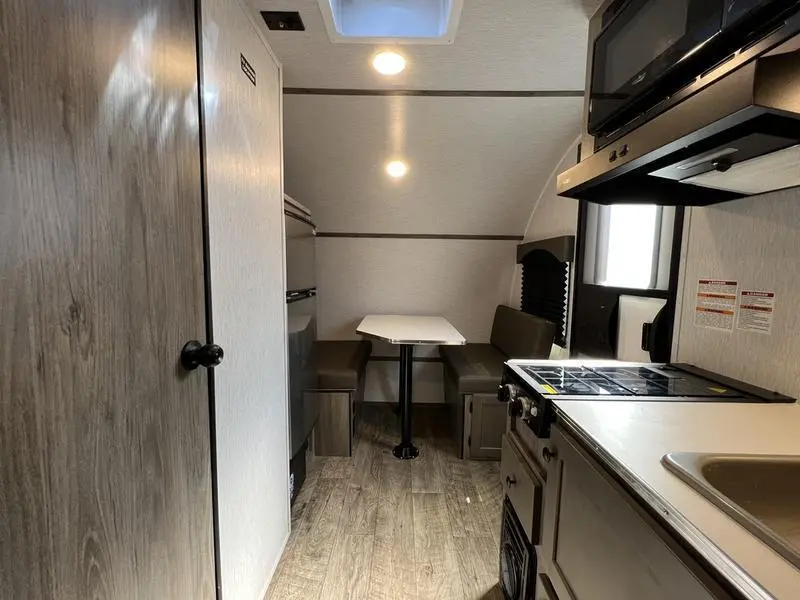 2025 Sunset Park RV Sunray 149 Seulement 2260 lbs