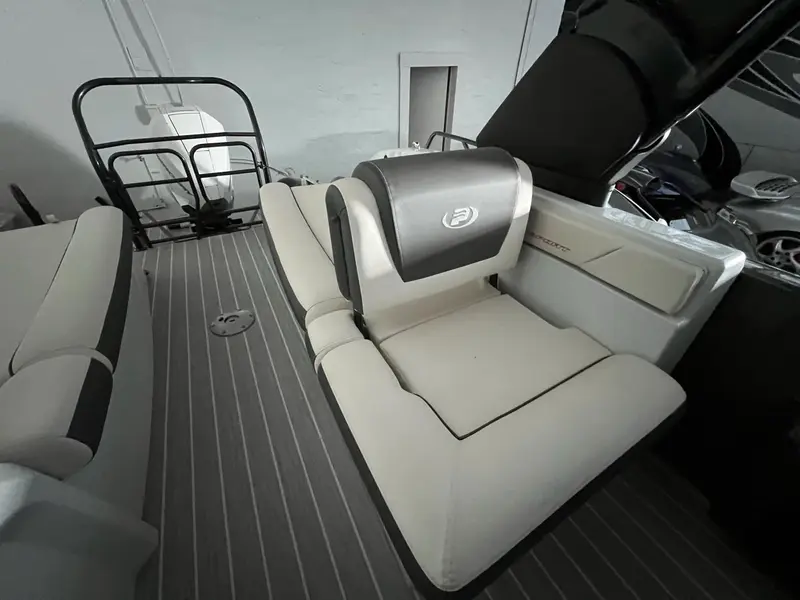 2023 Princecraft VOGUE 25 XT SPORT EDITION **MOTEUR MERCURY 300 FORCES!!**