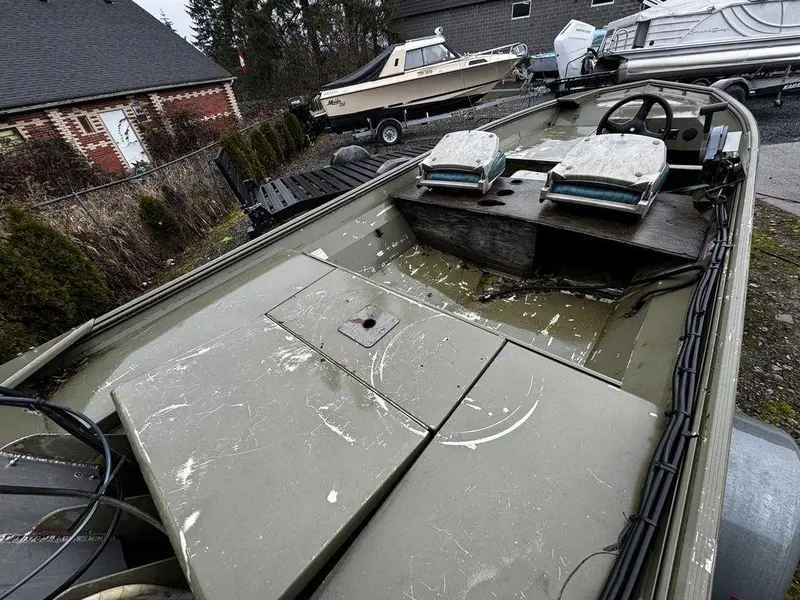 Lund Boat Co 1648 BOAT MOTOR TRAILER PACKAGE - DEMO 2004