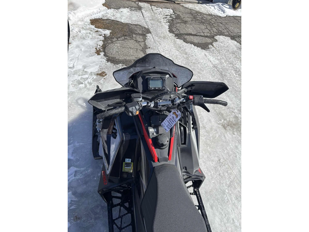2022 Polaris Voyageur 650 alt