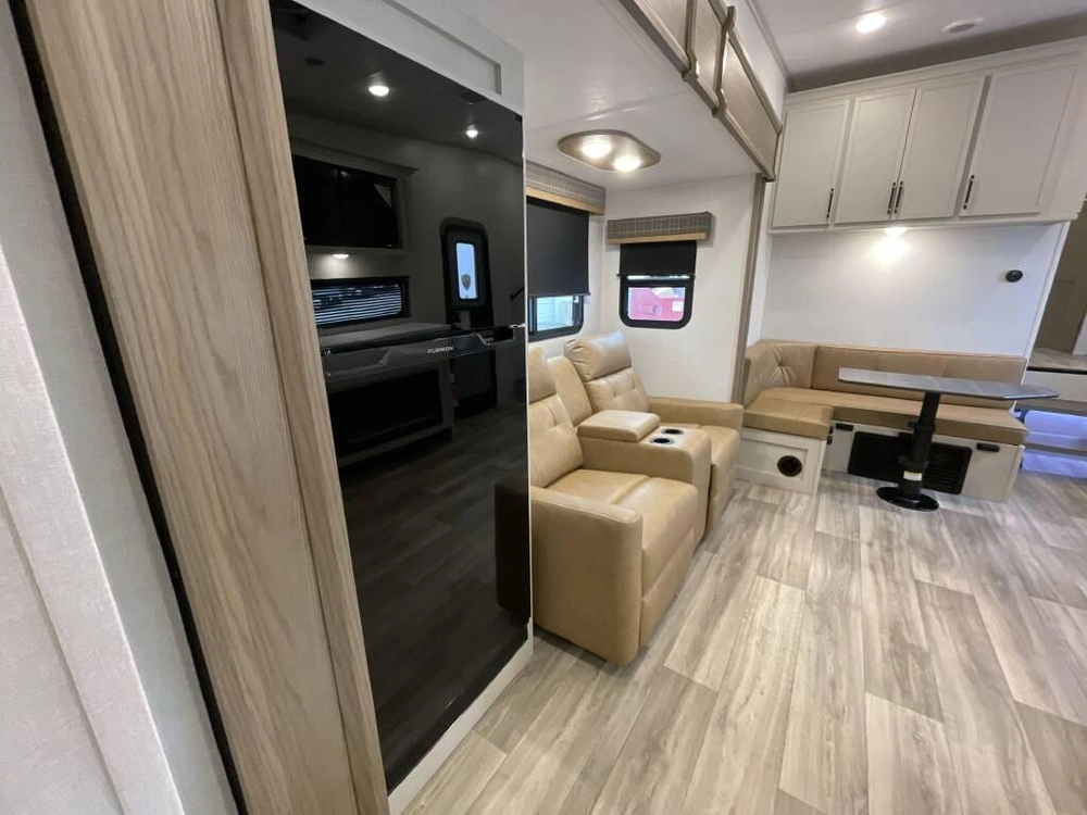 Astoria 298bh 2025 alt