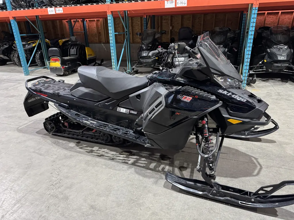 2023 Ski-Doo renegade xrs 900 turbo r