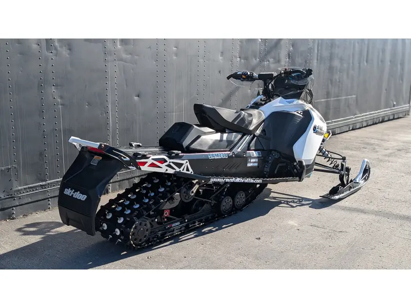 2017 Ski-Doo RENEGADE ADRENALINE 850 ETEC