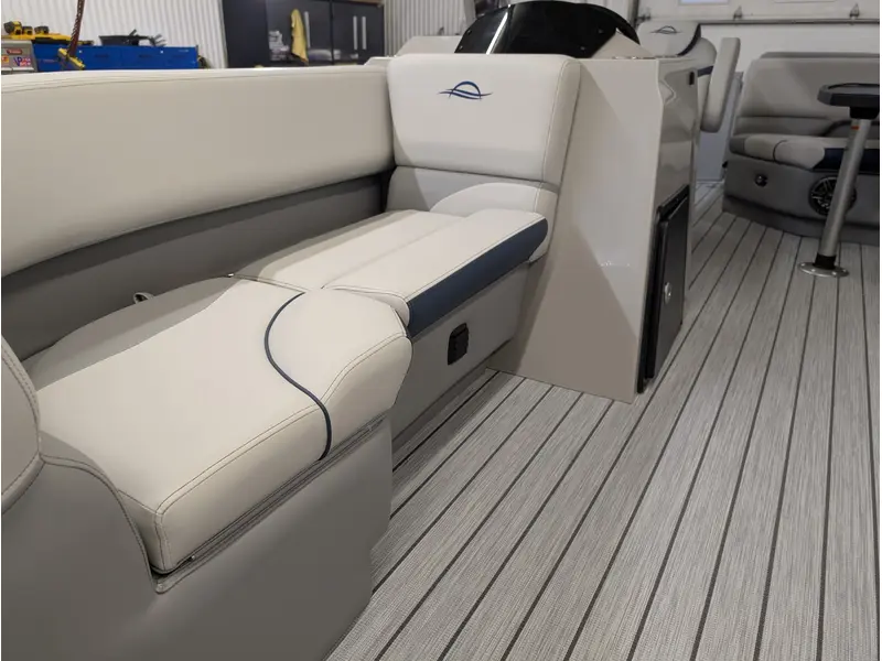 A - G3 Boats SunCatcher Select 18C 2025