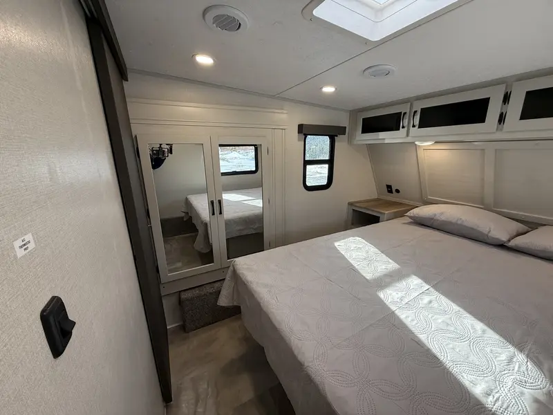 2025 Chaparral 30BHS