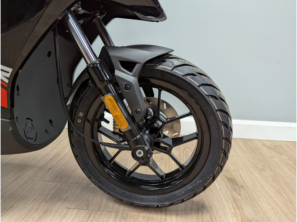 2025 Aprilia Sr 50 Mt 4t alt