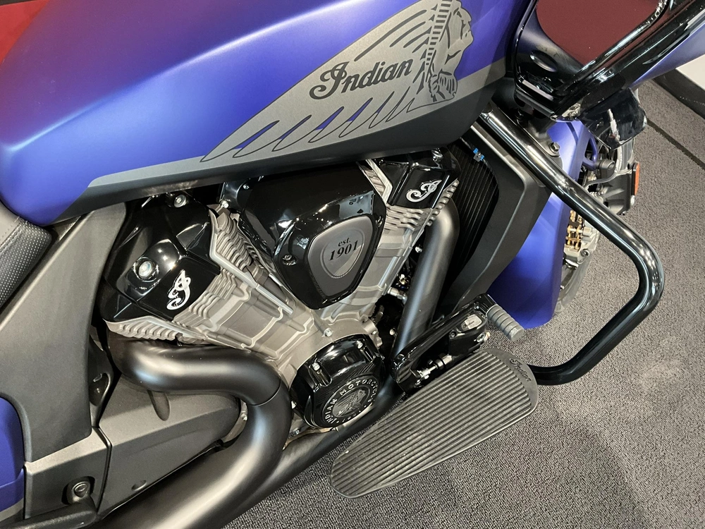 Indian Motorcycle Challenger Dark Horse 2024 alt