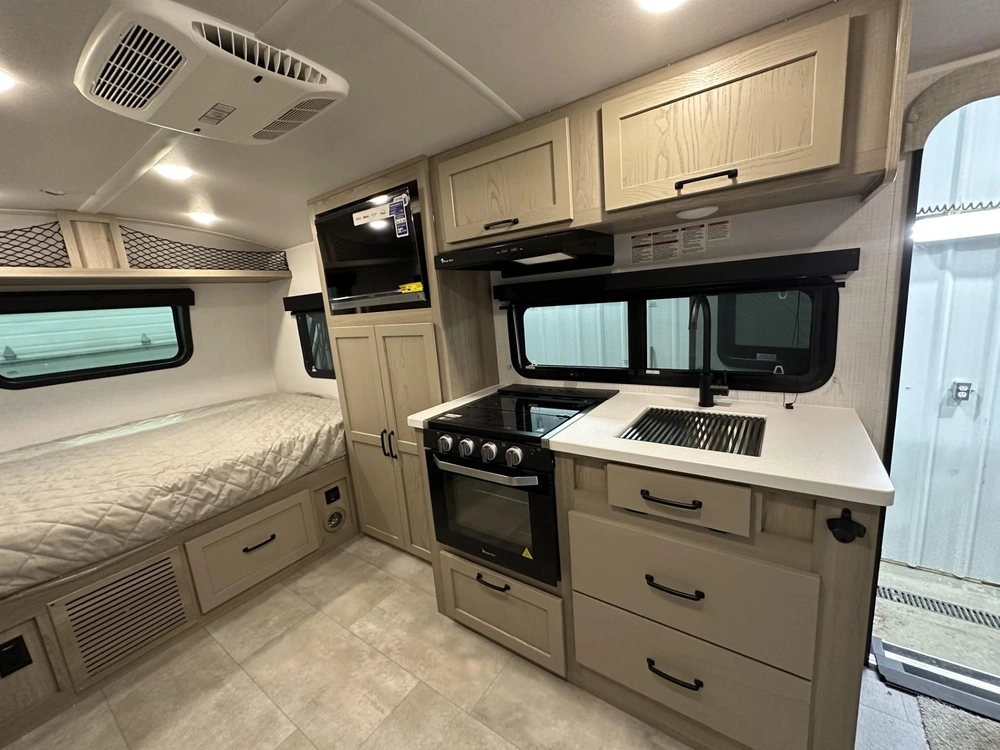 2025 Forest River 19fbs alt