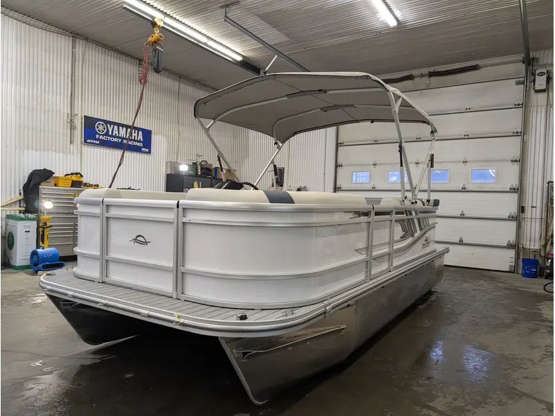 A - G3 Boats SunCatcher Select 18C 2025
