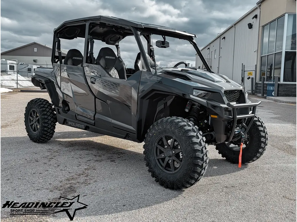 2025 Polaris General XP 4 1000 Ultimate // Granite Gray 