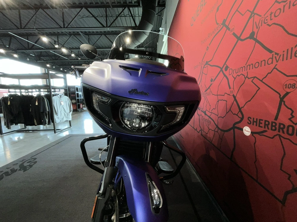 Indian Motorcycle Challenger Dark Horse 2024 alt