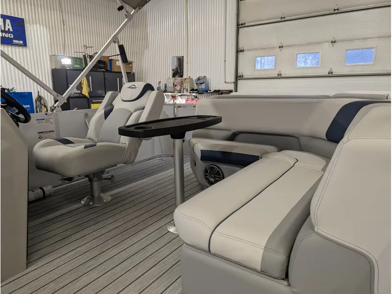 A - G3 Boats SunCatcher Select 18C 2025