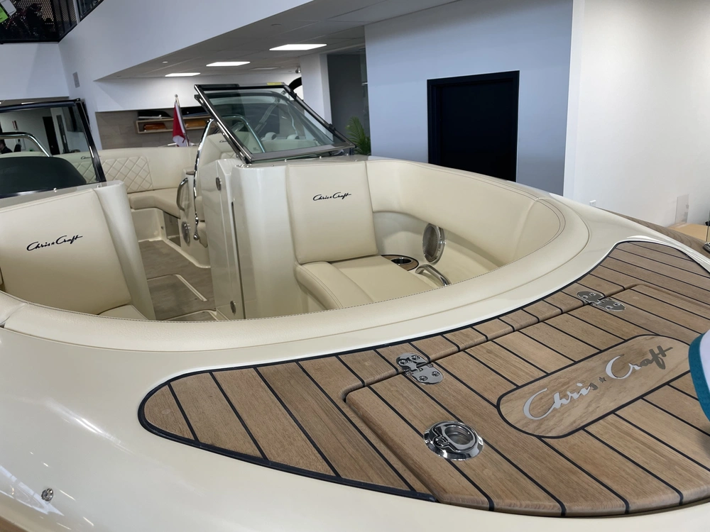 2025 Chris-craft Launch 27 Massive Price Drop alt