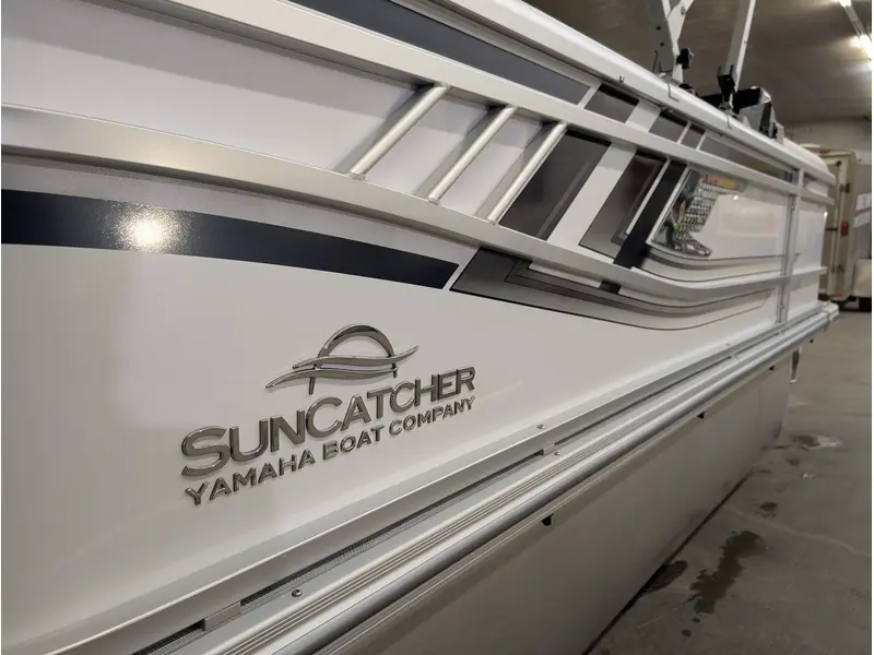 A - G3 Boats SunCatcher Select 18C 2025