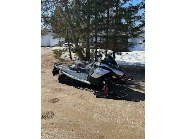 Ski-Doo Renegade XRS 900 Turbo R 2024