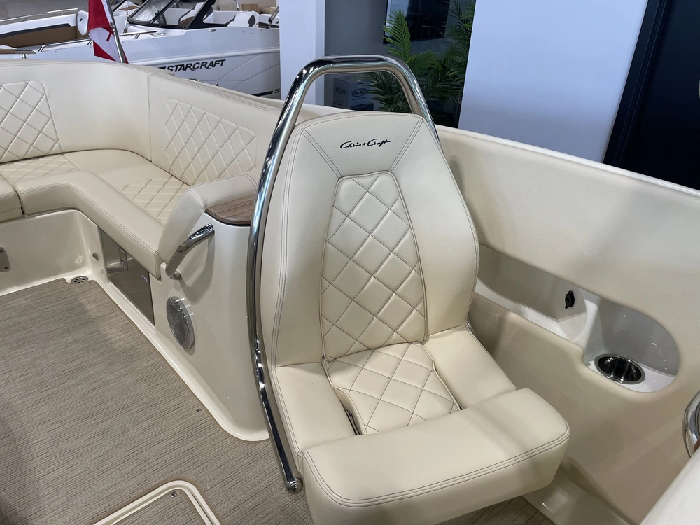 2025 Chris-craft Launch 27 Massive Price Drop alt