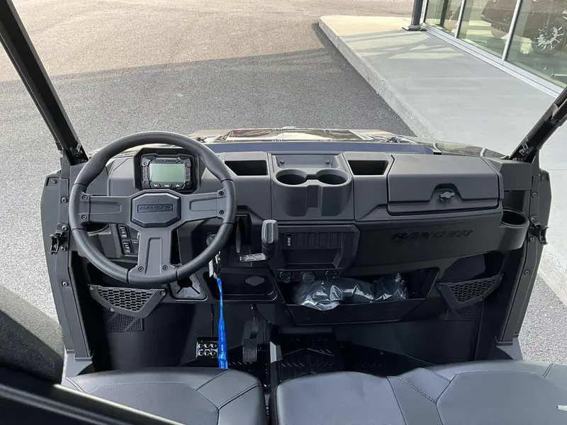 2025 Polaris Ranger 1000 Premium 2 000$ de réduction, jusqu'au 30-06-25