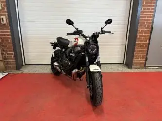 2025 Yamaha XSR700 