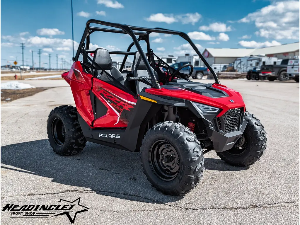 2025 Polaris RZR 200 EFI // Indy Red 