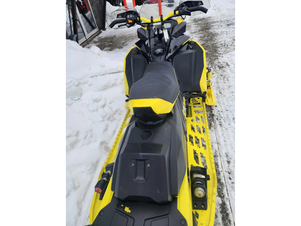 2021 Ski-doo Renegade X Rs alt