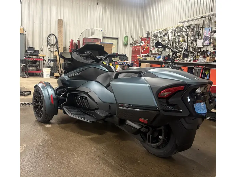 2025 Spyder RT 1330 SE6