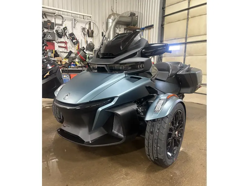 2025 Spyder RT 1330 SE6