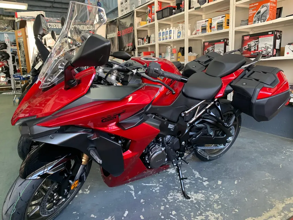 Suzuki GSX-S1000GT + 2025