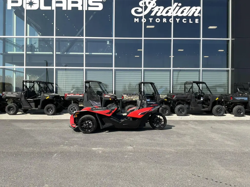 2024 Polaris Slingshot SLR 2 700$ de réduction
