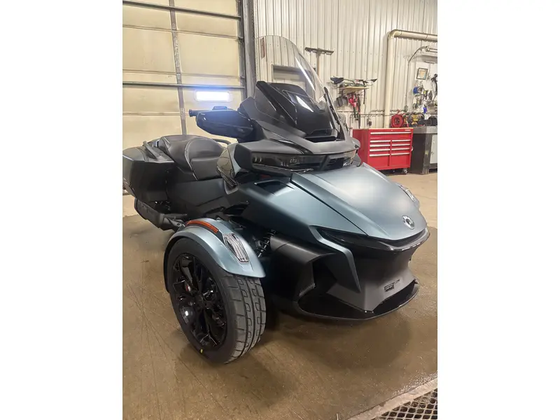 2025 Spyder RT 1330 SE6