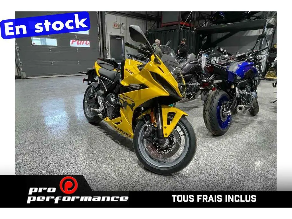 2025 Suzuki GSX-8R 