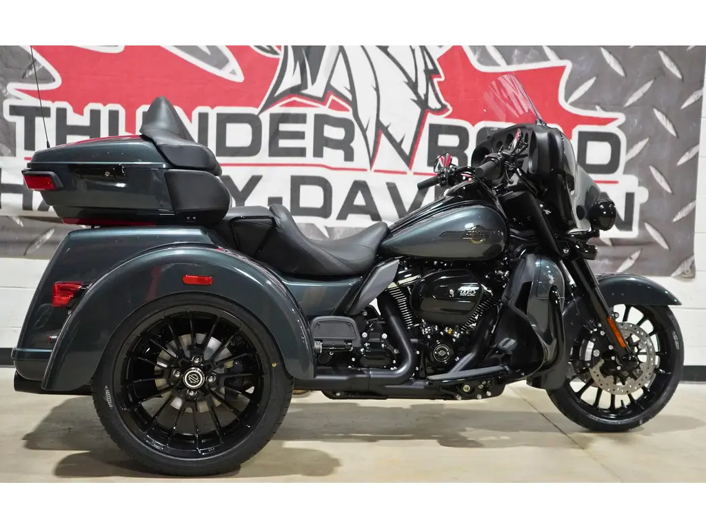 2025 Harley-Davidson FLHTCUTG TRI-GLIDE ULTRA