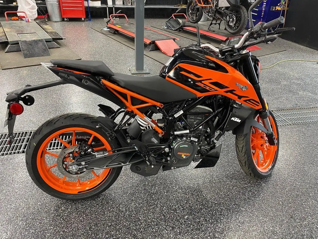 2022 KTM DUKE 200 